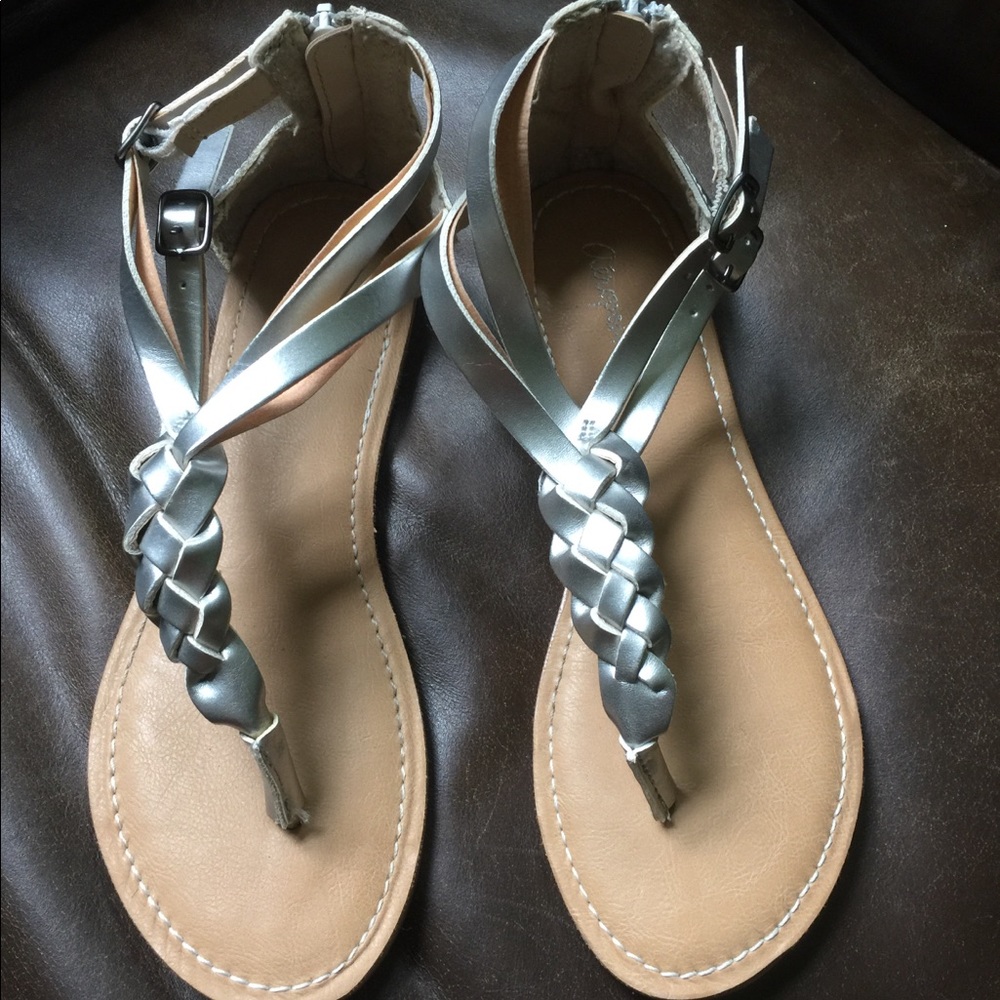 Aeropostale thong sandals